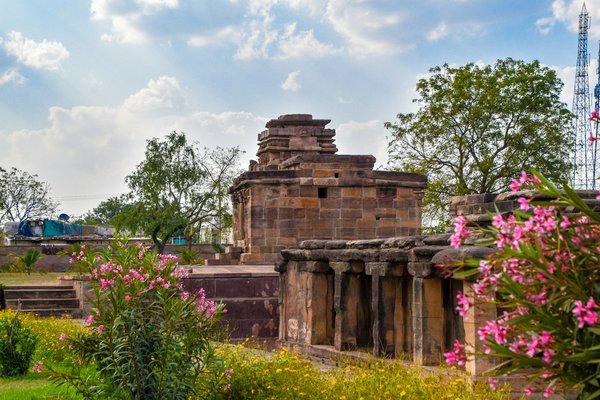 Comment organiser une visite des temples anciens en Birmanie ?